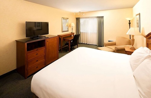 Wenatchee Resort | Prime Location! Pet-Friendly Property, Onsite Pool, Free Parking