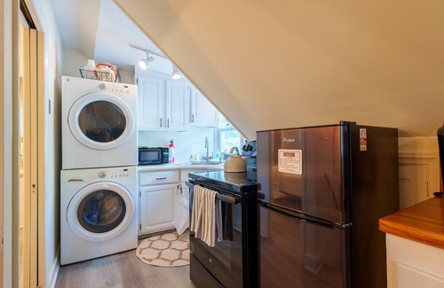 Princeton Junction House | Prime Location, Private Loft Apartment. Well-Appointed for Comfort & Convenience