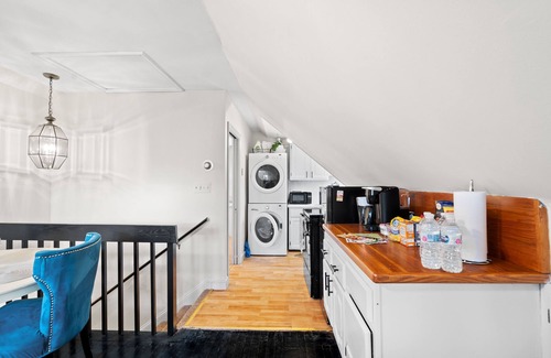 Princeton Junction House | Prime Location, Private Loft Apartment. Well-Appointed for Comfort & Convenience