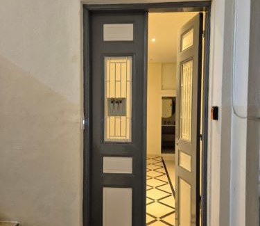 Gemmayzeh Apartment | Prime Location - Steps from Beirut most lively district - Quiet Spacious and Authentic house