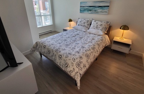 North End Condo | Prime Location - STEPS TO BEACH