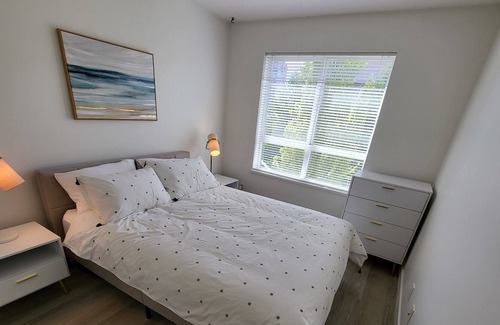 North End Condo | Prime Location - STEPS TO BEACH