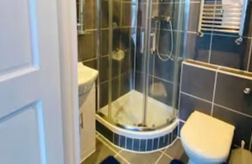 Golborne Apartment | Prime Location, Stylish Studio Flat in Central London