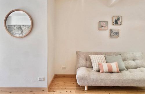 Bellevue Hill Apartment | Prime Location Unit AC And Parking