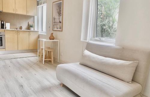 Bondi Junction Apartment | Prime location unit with backyard