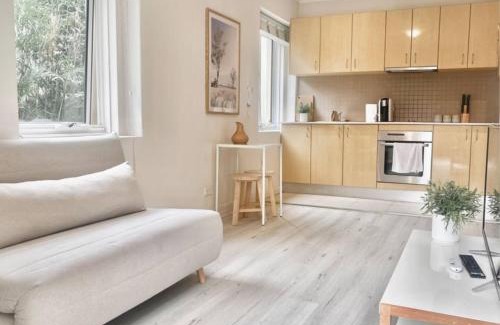Bondi Junction Apartment | Prime location unit with backyard