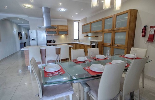 Gzira Apartment | Prime location with breathtaking sea views! Stay in style at this modern, fully furnished 4-bedroom apartment in the heart of Sliema, Malta.
