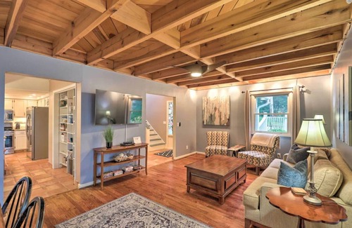 Sylva House | Prime Location with Scenic Views - Your Ultimate Retreat: Roamer's Respite