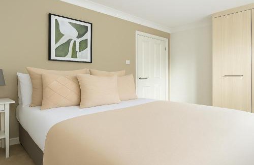 Harrow Road Apartment | Prime Maida Vale Apartment - Walk to Portobello Road