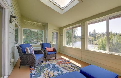 Marcola House | Prime McKenzie River Gem Sunroom and Views!