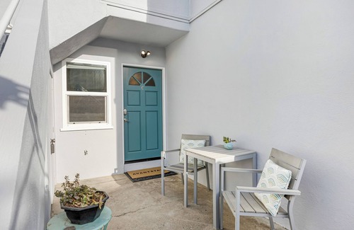 Balboa Peninsula House | Prime Newport Location | Bay Access + Walk to Fun Zone & Dining | Edgewater C