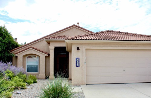 Northeast Heights House | Prime Northeast Heights Location - 3 Bedroom - 2.3 mi to Balloon Fiesta Park!