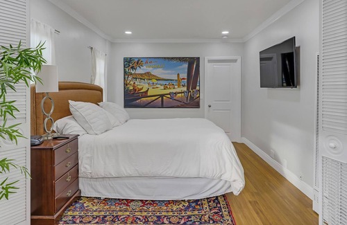The Flats Apartment | Prime Northside Beverly Hills Guesthouse