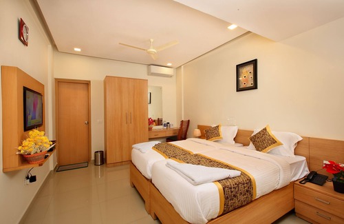 Shenoys Hotel | Prime Palace