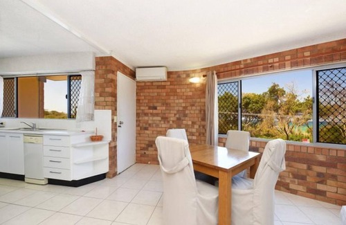 Maroochydore Apartment | Prime position within walking distance to Patrolled beach & all other amenities