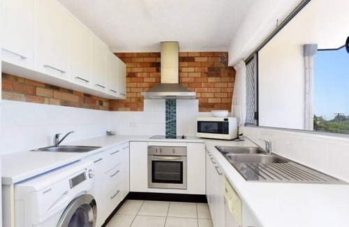 Maroochydore Apartment | Prime position within walking distance to Patrolled beach & all other amenities