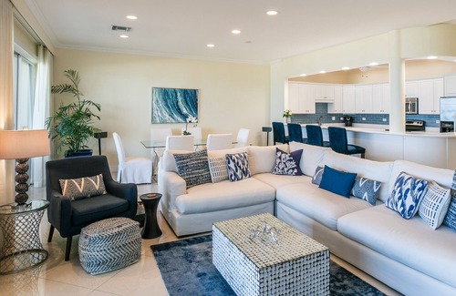 Seven Mile Beach Condo | Prime Residence #6 on 7 Mile Beach, High-End Ground Floor Beachfront Condo
