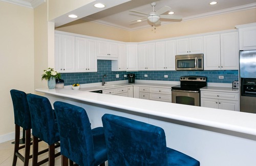 Seven Mile Beach Condo | Prime Residence #6 on 7 Mile Beach, High-End Ground Floor Beachfront Condo