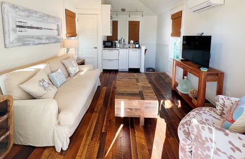 Seaside Cottage | Prime Seaside location 59 ft to Beach Access, 2 Min to Amphitheater + 2 Bikes