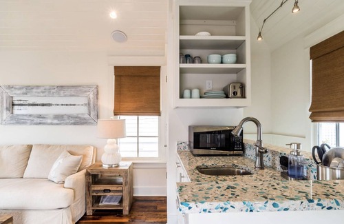 Seaside Cottage | Prime Seaside location 59 ft to Beach Access, 2 Min to Amphitheater + 2 Bikes