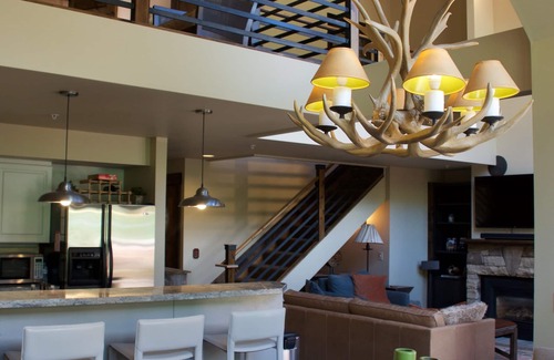 Mountain Village Condo | Prime Ski In/Ski Out Townhouse, Steps to the Village, Sleeps 8, License # 000976