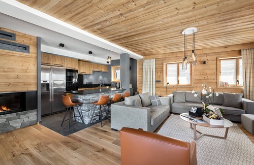 Val-d'Isere Apartment | Prime Ski-In/Ski-Out Location, Modern 5-Room Apartment with Fireplace