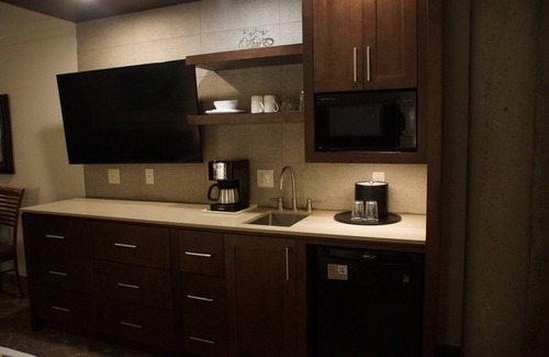 Salt Lake Mountain Resorts Resort | Prime Ski Week at Snowbird's Cliff Club Sleeps 6 in 1bedroom