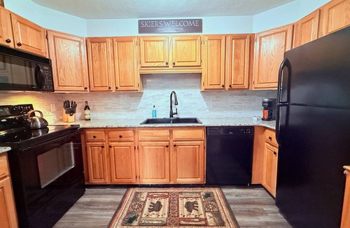 Jackson Condo | Prime spot & stunning mountain views by Storyland!