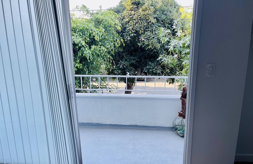Sawtelle Apartment | Prime West LA cozy 2bd/2ba with balcony-UCLA SMC Santa Monica Beach