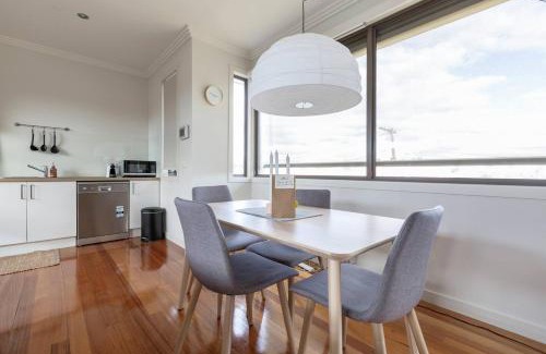 Brunswick East House | Primrose - Chic Mid-Century Style in Brunswick