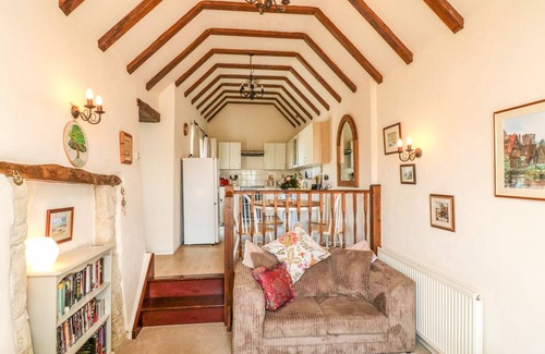 Huntshaw Cottage | PRIMROSE COTTAGE, family friendly, with a garden in Great Torrington