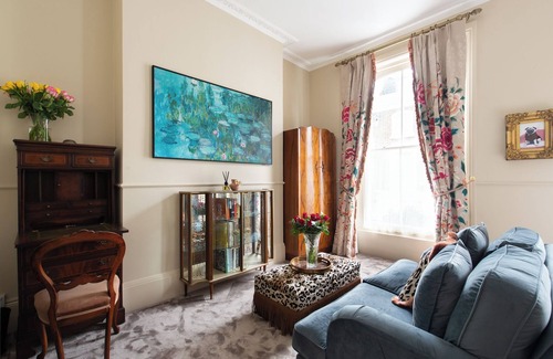 Primrose Hill Apartment | Primrose Hill Sweet Suite. Beautifully designed home away from home.