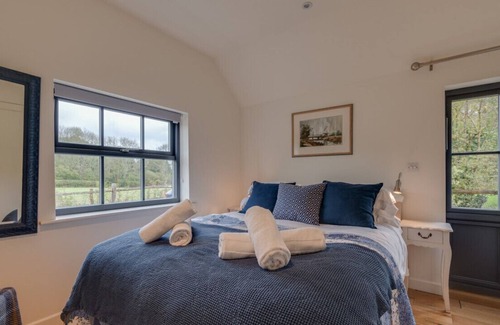 Mayfield House | Primrose Lodge - One Bedroom House, Sleeps 2