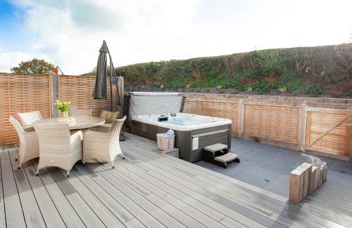 Over Stowey House | Primrose-Uk34614