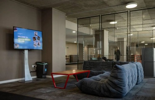 Askew Apartment | Prince Consort Village