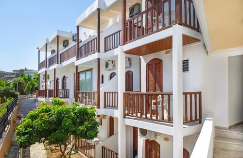 Karteros Hotel | Prince of Lillies