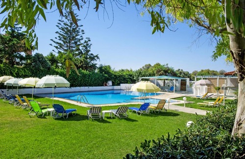 Karteros Hotel | Prince of Lillies