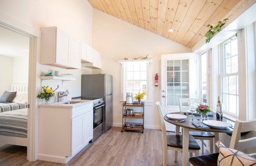 North Truro Hotel | Prince of Whales