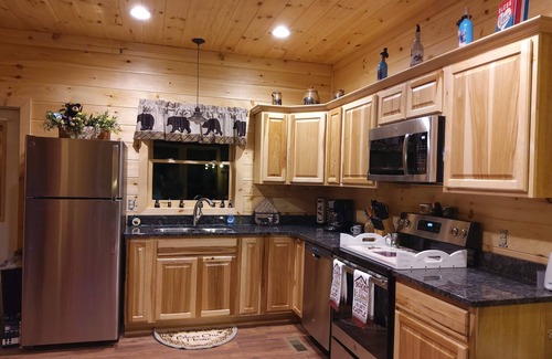 Gatlinburg - Pigeon Forge Cabin | Princesses Mountain View , Romantic/Honeymoon getaway