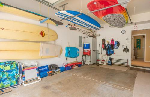 Princeville House | Princeville Condo with AC, Pool, Garage, Beach Gear 27B