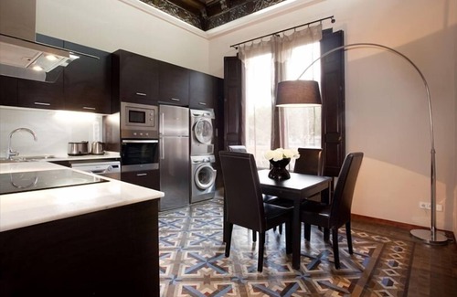 Dreta de l'Eixample Apartment | Principito Apartment with 2 bathrooms and wonderful balcony with views