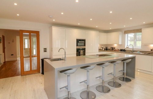Barnstaple House | PRIORY HOUSE, pet friendly, character holiday cottage in Barnstaple