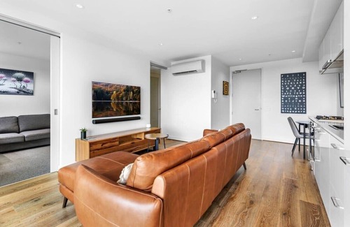 Brighton Apartment | Pristine 1-Bed Apartment near Local Cafes