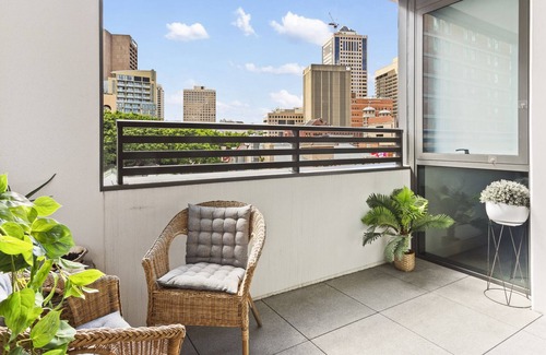 Chinatown Apartment | Pristine 1-Bed Unit In The Heart of Haymarket