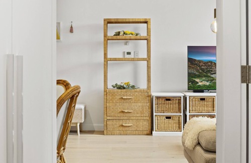 Chinatown Apartment | Pristine 1-Bed Unit In The Heart of Haymarket