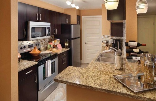 Las Vegas Villa | PRISTINE 2 BDR + KITCHEN + POOL + FREE WIFI
