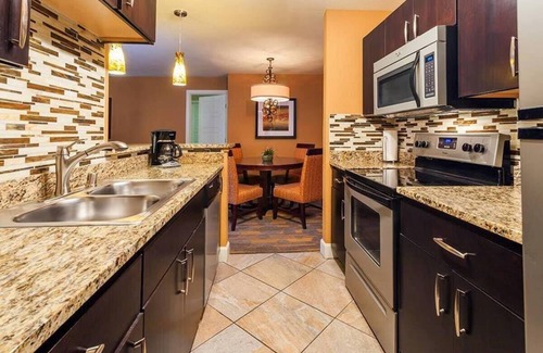 Las Vegas Villa | PRISTINE 2 BDR + KITCHEN + POOL + FREE WIFI