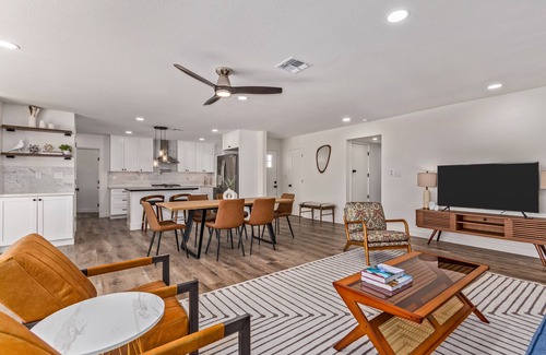 South Scottsdale House | Pristine 3 Bd Old Town Scottsdale Home w/Pool