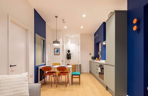 Angel Apartment | Pristine Apartment - Minutes from Angel Tube St