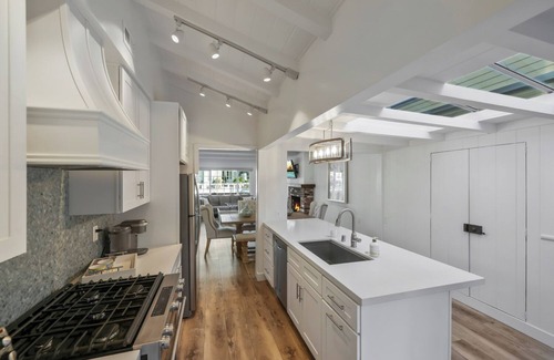 Balboa Island House | Pristine Balboa Harborside Retreat, with AC and Private Patio - 3BR/2BA